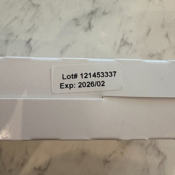 Ultra Sheer Dry-Touch Sunscreen SPF 60 - 4 Pack - Picture 3 of 4